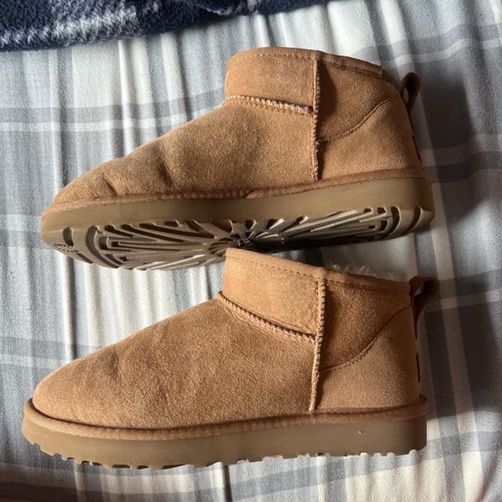 UGG Ultra Mini size 9